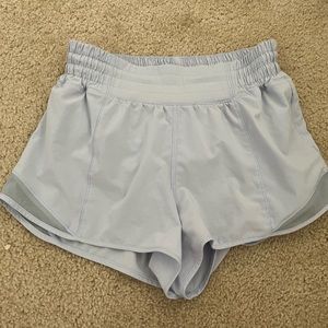 Lululemon high rise hotty hot shorts size 4